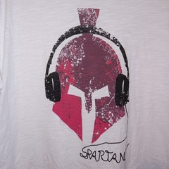 Spartan Helmet Headphones Graphic XL T Shirt ultra soft assassins creed RARE
