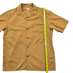 Uniqlo Men’s S Short Sleeve Open Collar Shirt in Mustard