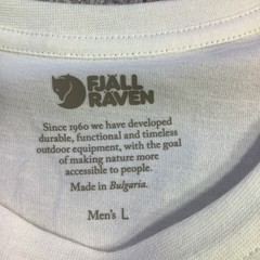 Fjallraven Mens Logo Pocket T-Shirt Eggshell Cream Organic Cotton Size L NWT