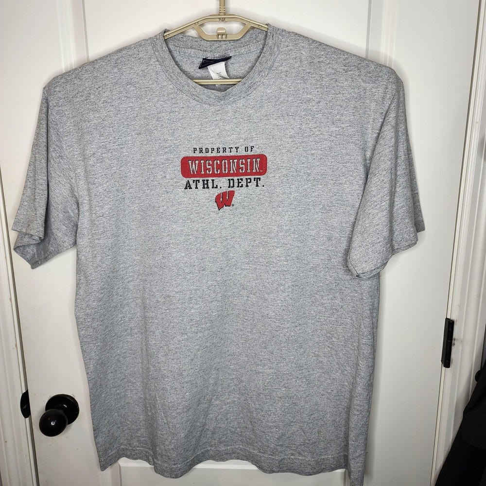 Wisconsin Badgers Shirt Mens XL Gray JanSport Athl Dept Logo Graphic Tee