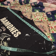 Vintage The Ramones Distressed Punk Rock Rock And Roll Band T-Shirt Size Large