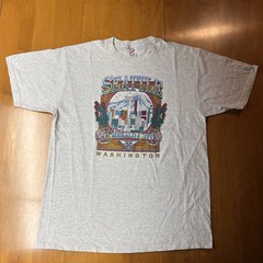 Lot 2 – Vintage 90s Seattle Washington Space Needle Rainer moon T-Shirt USA XL