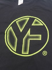 YF Gildan T-shirt Mens large Black Yellow Logo#2385