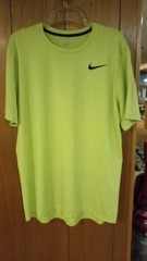 NIKE Mens Yellow Short Sleeve Dri-fit shirt! Stretchable! Size Large