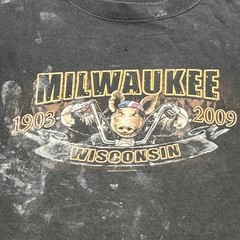 Milwaukee Wisconsin Biker Pig TShirt Sz XL Mens Black Grunge Distressed Paint