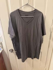 Gildan Mens Short Sleeve Cotton V Neck Stylish T-Shirt XL – New