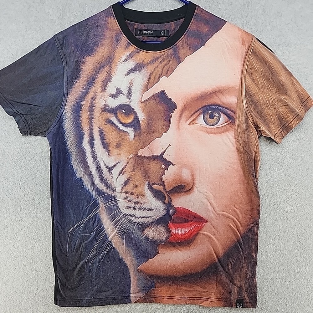 Hudson outerwear t-shirt large half woman tiger face print skate AoP Animal
