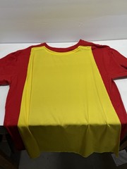 DC Comics Batman Originals Size Medium Robin Red Tee Shirt Yellow Removable Cape