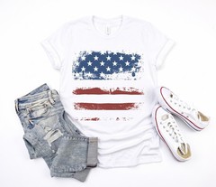 Grunge American Flag T-Shirt: Patriotic Fourth of July Unisex Tee