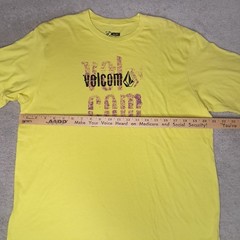 Y2K Volcom Stone Skateboard T-shirt Mens Large Slim Yellow Logo Spellout