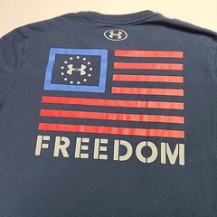 Under Armour Men’s Small Athletic UA Freedom Flag T-Shirt Short Sleeve Tee