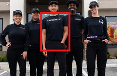 TACO BELL 🌮🔔 Employee Unisex Short Sleeve Screen Print LIVE MAS NiB Uniform