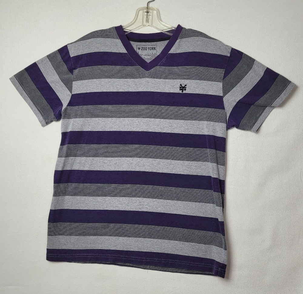 Zoo York T-Shirt Mens Large Purple Gray Striped V-Neck Cotton Poly Blend casual