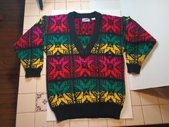 Vintage Visions Street Wear Acrylic Size Medium