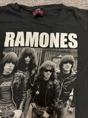 RAMONES, RAMONES 1-2-3-4 CLOTHING CO. Size M SHORT SLEEVE TEE SHIRT, EUC