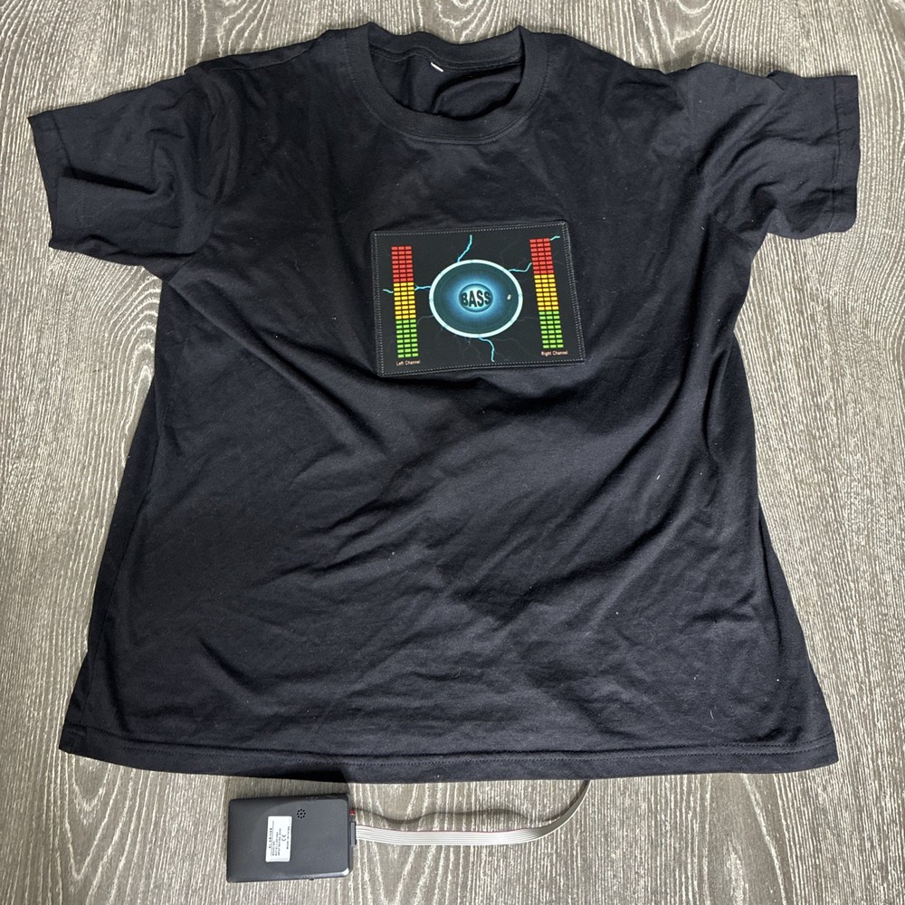 BASS Men’s Black SS Shirt Size M *SOUND ACTIVATED LIGHTS*