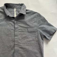 Lululemon Shirt Mens sz S Gray Short Sleeve Button Up Business Casual Preppy