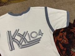 Vintage 70s Funk KX104 Radio Station FCC Free Flight Ringer Tee Mens Small Beige