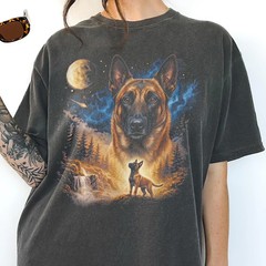 Comfort Tee Belgian Malinois Howling Dog Graphic Design Soft Top