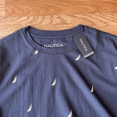 Nautica Men’s T-Shirt Size Medium Navy Blue All Over Logo Print Crew Neck NEW