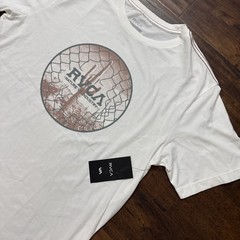 NWT RVCA Trespass Short Sleeve T-Shirt – Antique White Men’s Size Large. A1