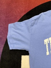 Men’s Medium The Hamptons New York Tourist Light Blue Graphic T Shirt Faded Font