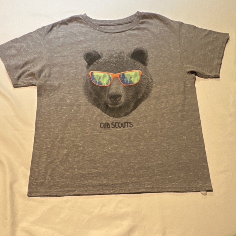 Next Level Cub Scouts Bear Graphic Print Gray T-Shirt Men’s Short Sleeve Size L