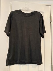 REI Co-op Men’s Short Sleeve Performance Activewear T-shirt Size XL, Dark Gray