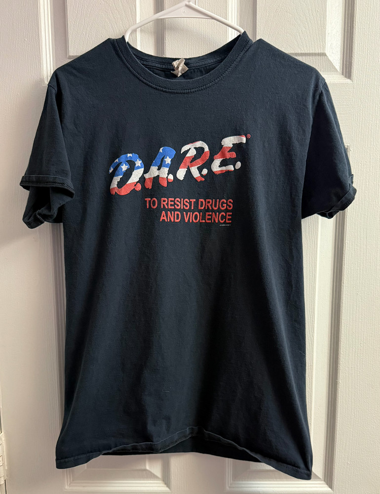 DARE Vintage T-shirt DARE to resist drugs and violence Size Medium