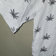 Eighty Eight Brand Men’s White Cannabis Leaf Graphic Crew Neck T-Shirt Short M