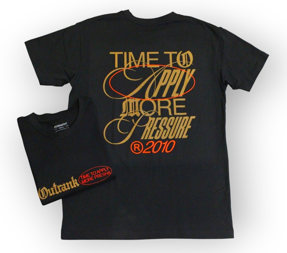 OUTRANK “APPLY MORE PRESSURE” SNEAKER T-SHIRT Black Retro 9 Olive