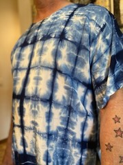 Unisex Handcrafted Indigo Vertical Design Tie Dye Round-Neck Casual Soft T-shirt