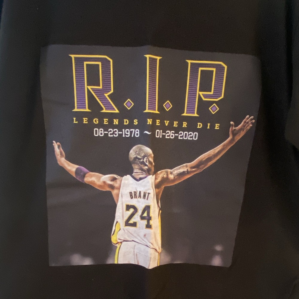 KOBE BRYANT. Pro Athletic Men’s Black Kobe Graphic Print. T-Shirt Large