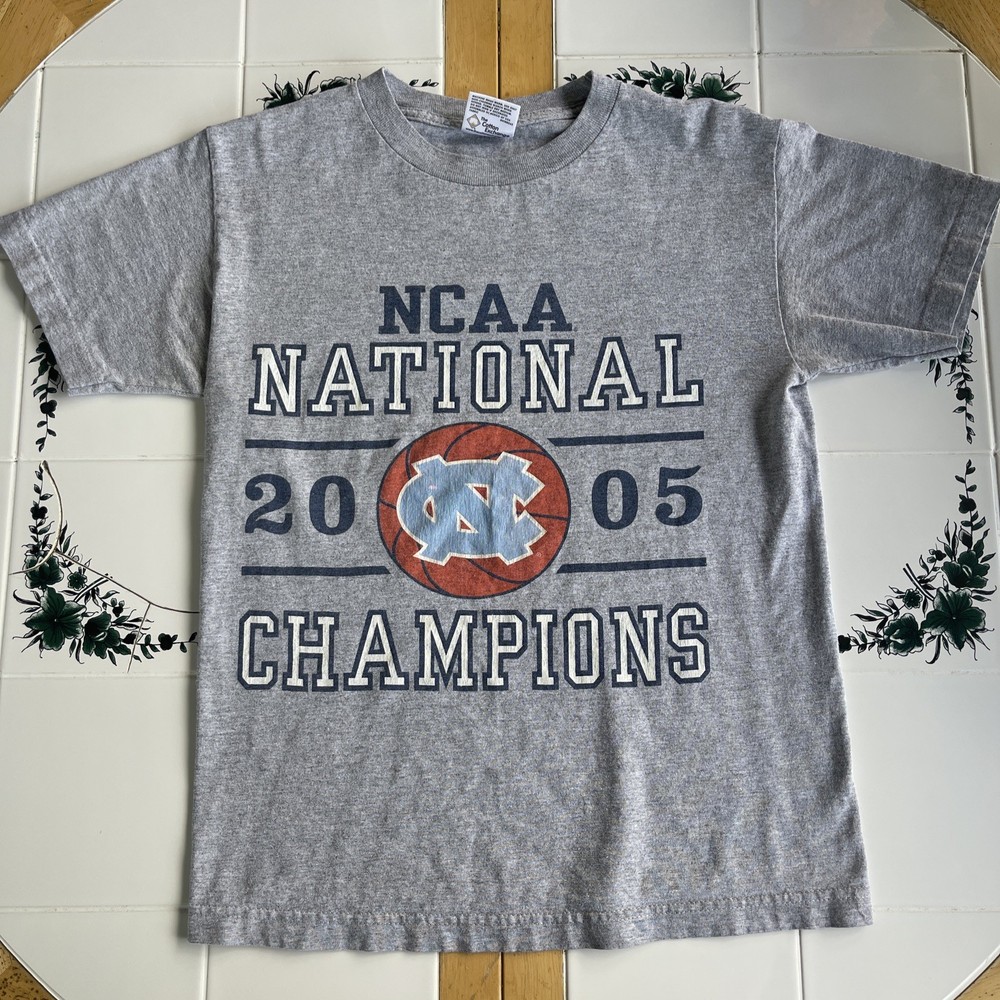 Vintage Carolina Tarheels T Shirt Small National Champions NCAA Basketball 2005