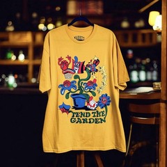 Market Studios XL Unisex T-Shirt Tend The Market Graphic Tee Yellow Multi New