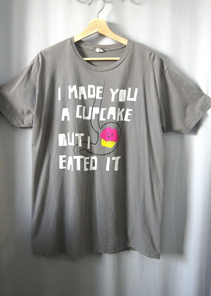 Bay Island Sportswear Sz XL “I Made You A Cupcake But I Eated It” Lt. Gray Tee..