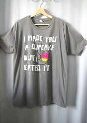 Bay Island Sportswear Sz XL “I Made You A Cupcake But I Eated It” Lt. Gray Tee..