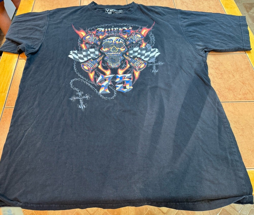 Avirex Skull Chains Tee Shirt Size XL Embroidered Grunge 100% Cotton Vibrant