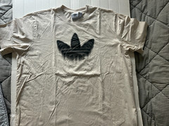ADIDAS TREFOIL SIZE XL OFFWHITE OR CREAM SHORT SLEEVE T-SHIRT.SEE DESCRIPTION