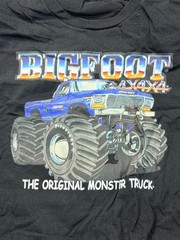 2 XXL T-Shirt Bigfoot 4x4x4 The Original Monster Truck Vintage Pre-Own T-Shirt