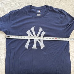 MLB Genuine Merchandise New York Yankees Logo Blue Graphic T-Shirt Men Large EUC