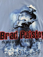 BRAD PAISLEY Concert Shirt Short Sleeve Bonfires & Amplifiers Small S Blue 1223a