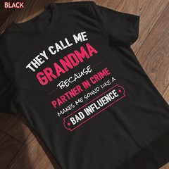 Funny Grandma Shirt – Grandma Partner In Crime T-Shirt Gift for Grandmothers