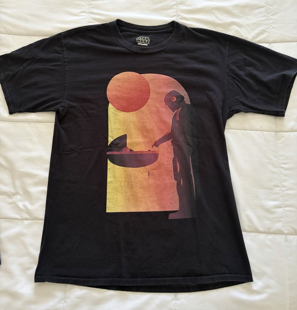 Star Wars The Mandalorian Grogu Black Men’s T-Shirt Size Medium Short Sleeve