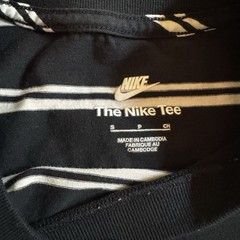 Nike Striped T Shirt Mens Small Black White Red Embroidered Swoosh Short Sleeve