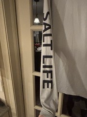 Salt Life long sleeve pocket tee size small. 88/12 poly/spandex. EUC.