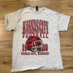 Retro themed throwback Kansas City Chiefs Football NFL Graphic Tee Size Medium
