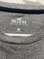 Lot of 2 T- Shirts Hollister Must Have Collection Men’s Sz XS
