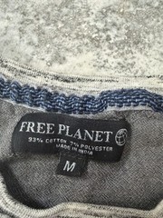 Free Planet Men’s Gray Graphic Logo Crew Neck T-Shirt Short Sleeve Size M