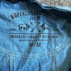 Buffalo T-Shirt Mens Size M Blue Graphic V-Neck Rock Roll Volt Studded